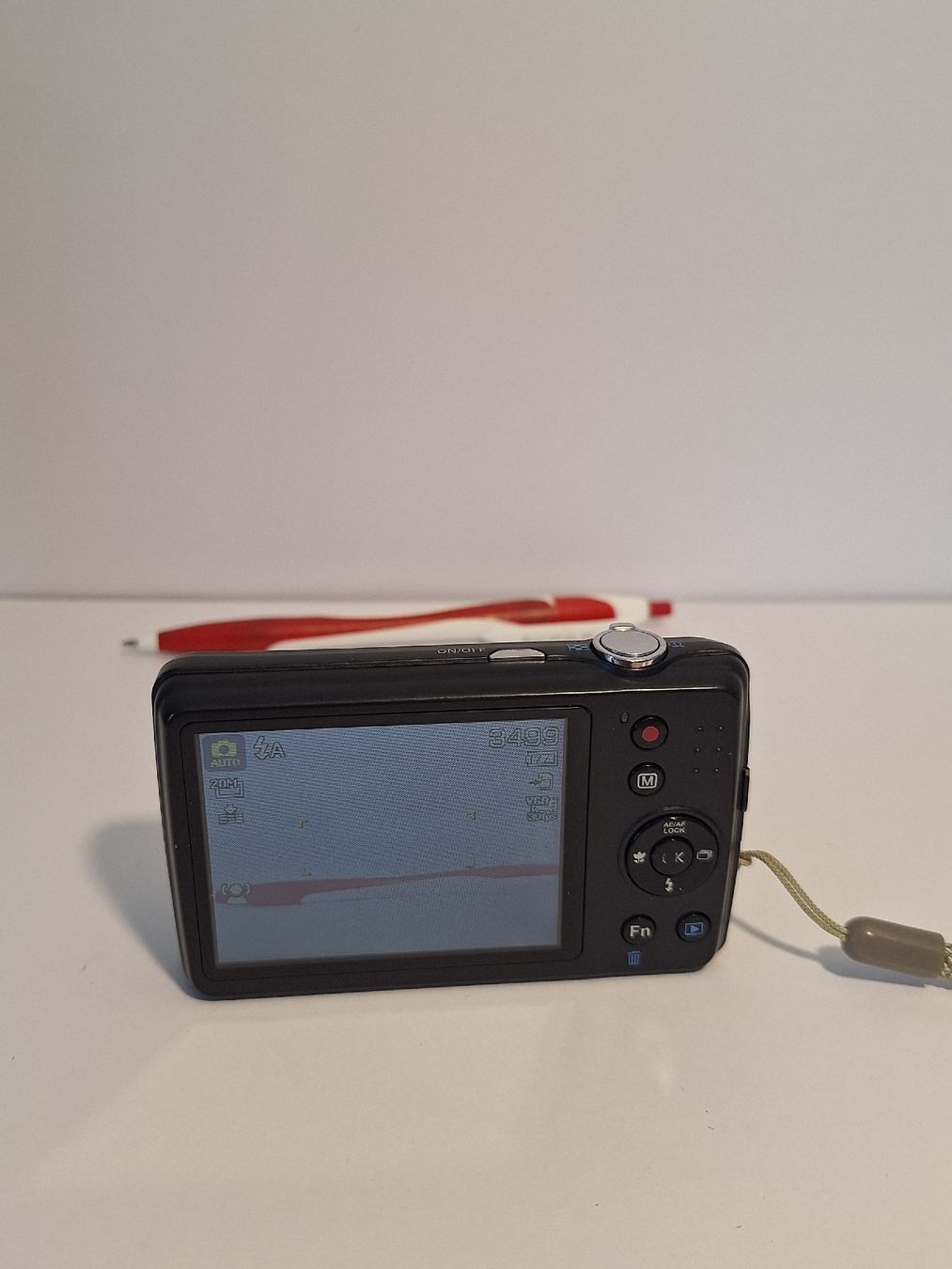 Medion Fotocamera: Medion Md 86777 20.0 Mp Digital Kamera – Usato da Pfäffikon SZ venduto da TobyPeterson 2