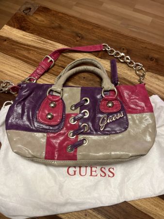 GUESS Handtasche in Lila-Rosa-Grau, Top Zustand, wie neu!