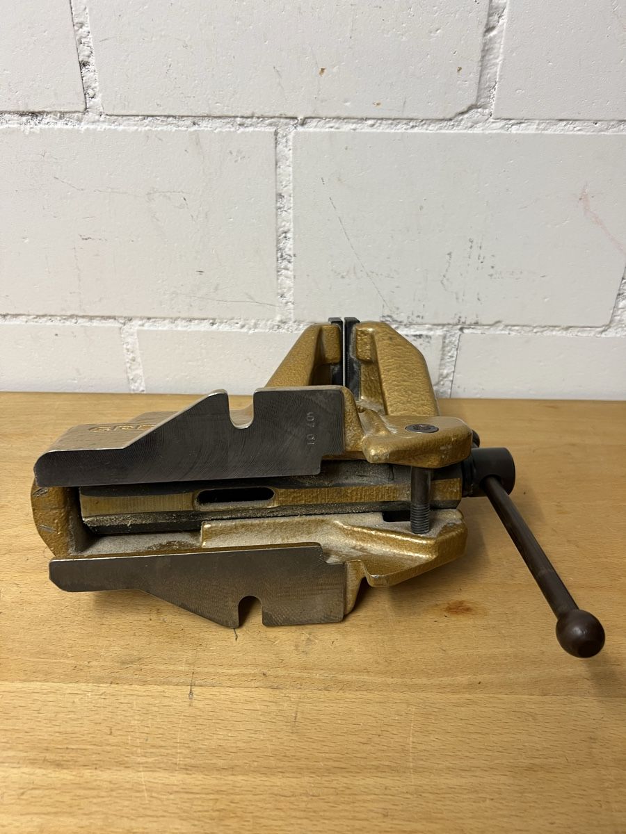 Gressel Tutti gli attrezzi: Gressel AX100 Schraubstock  – Usato da Holziken venduto da 181281 9