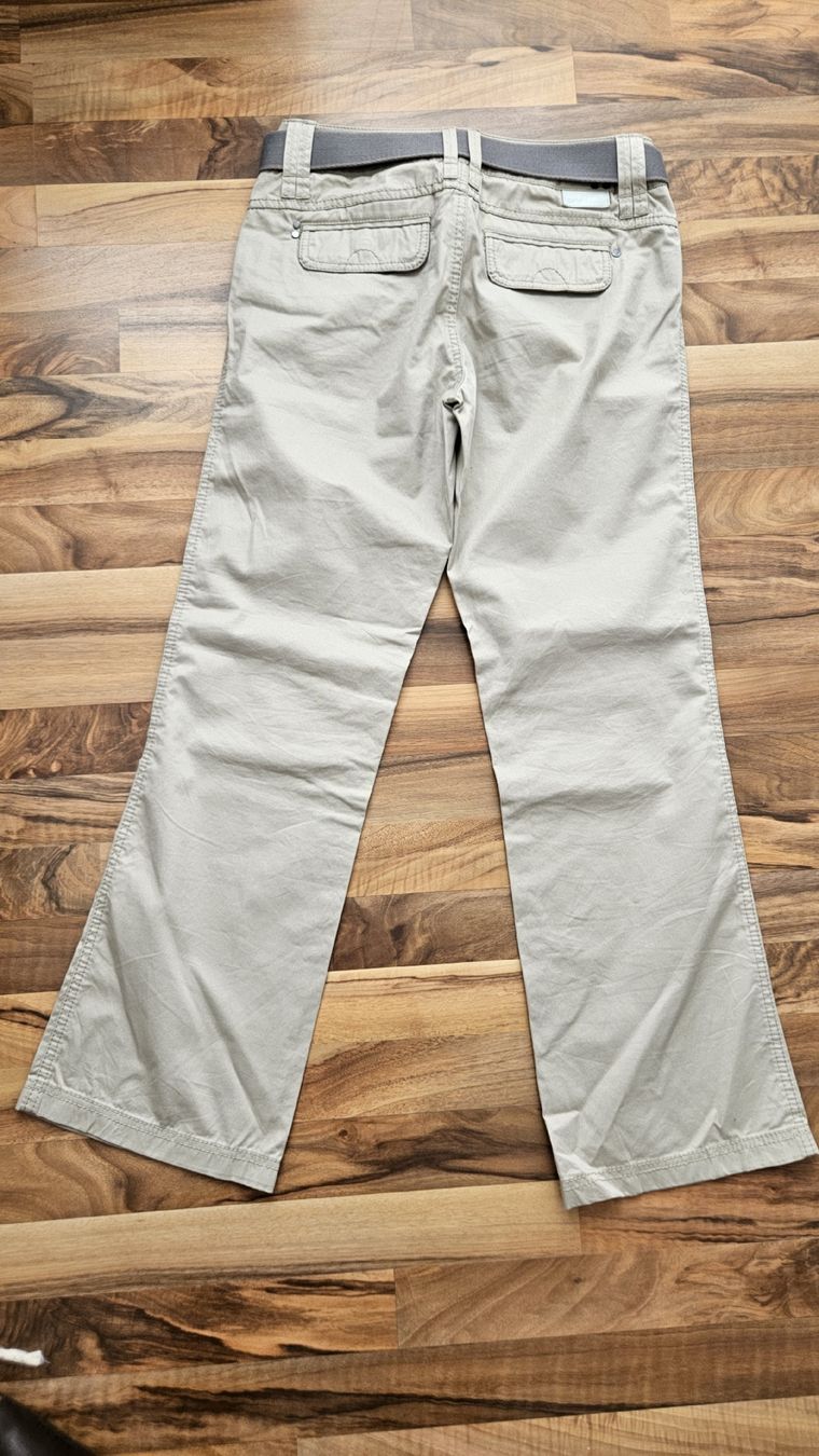 Esprit Pantaloni: Esprit Hose beige mit Gürtel, Grösse 34, neu – Nuovo (secondo la descrizione) da Schmitten / FR venduto da Gumispvc 1