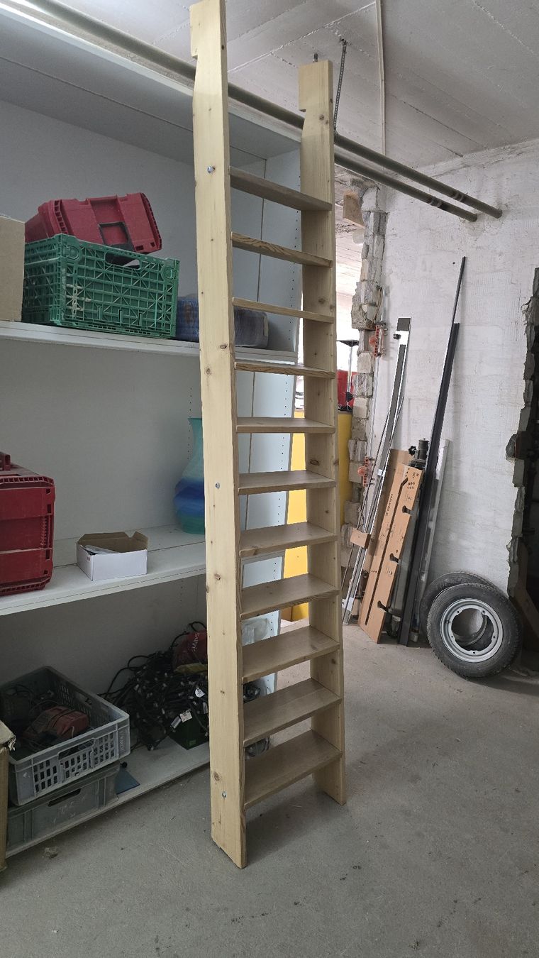 Scale: Massive Holzleiter / Holztreppe 2600mm – Usato da Buch b. Frauenfeld venduto da mttc 2