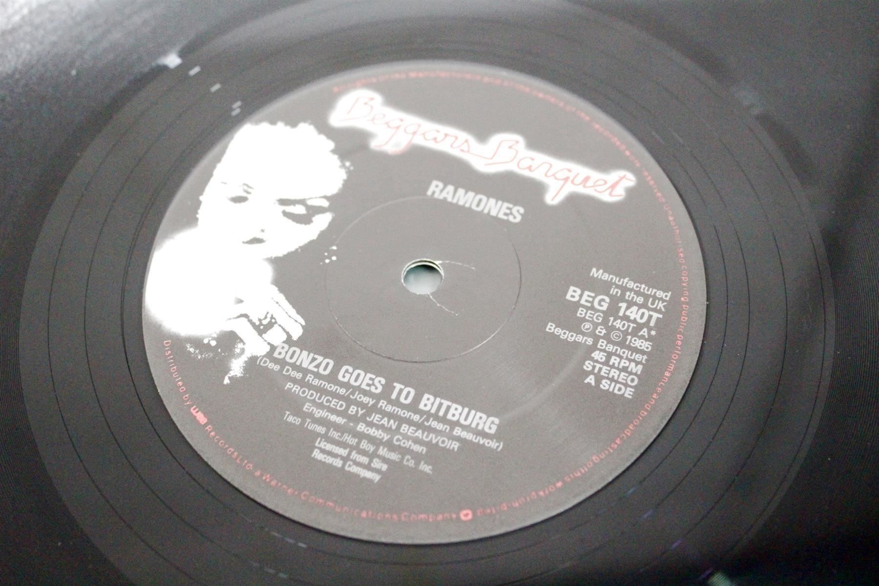 Dischi in vinile: RAMONES: Bonzo goes to Bitburg – Usato da Bern venduto da vinyl-heaven 2