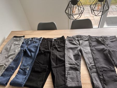 Hosenpaket: 6 Hosen für Damen,Grösse 36