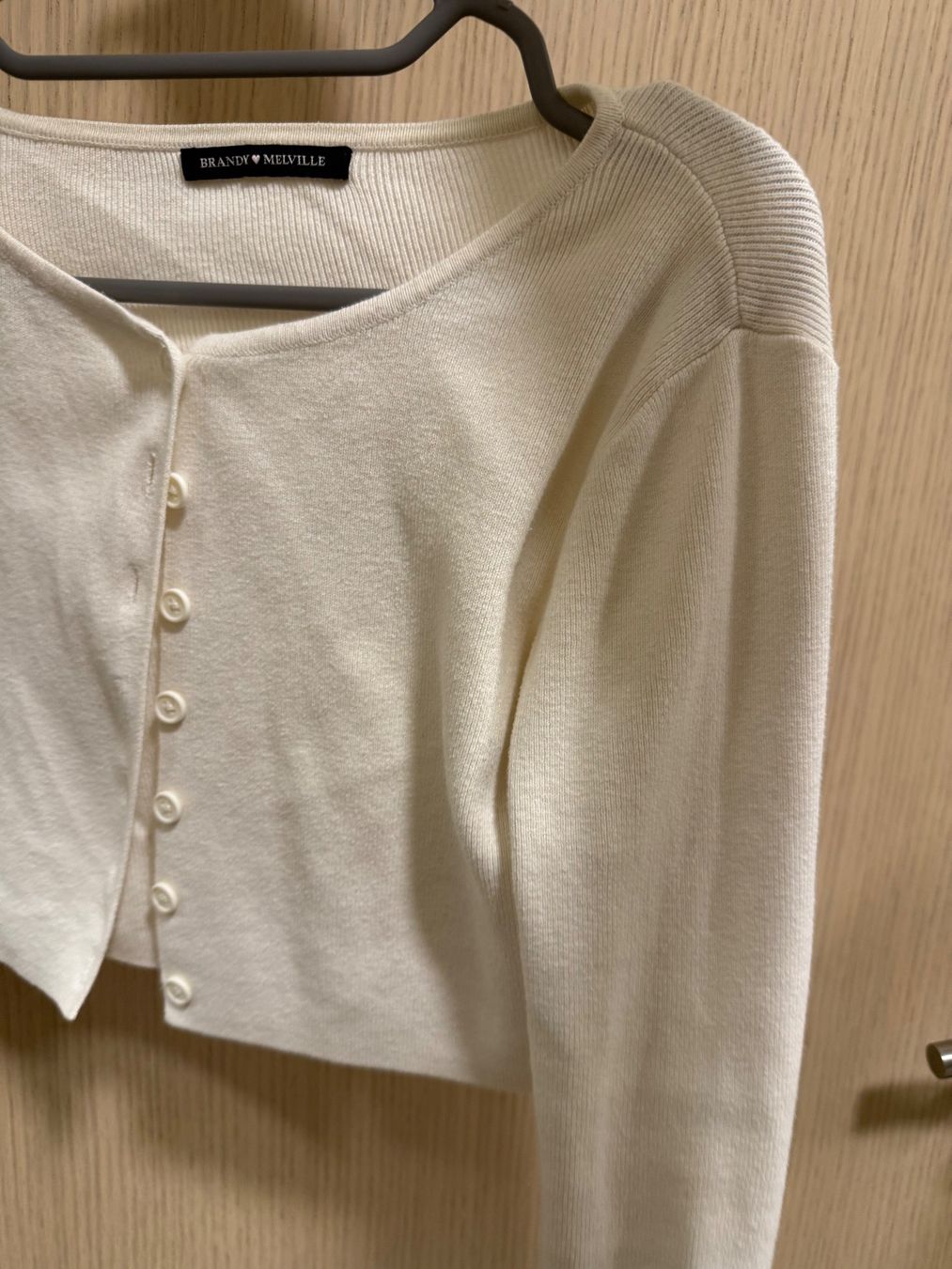 Top: Brandy cream Cropped Cardigan – Nuovo (secondo la descrizione) da Zürich venduto da dam_t7hk 4