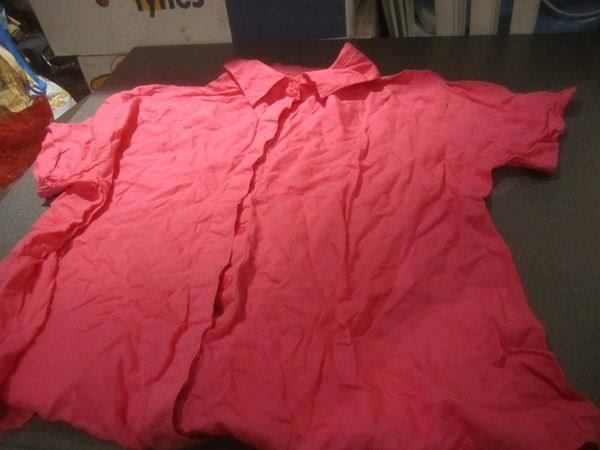 Chemisiers: Bluse Grösse 36, rosa, kurze Arme – D'occasion à Zürich par Motzkuh