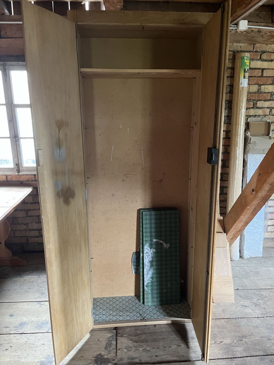 Armadi: Holzschrank 80x200cm Occasion – Usato da Escholzmatt venduto da Stern777 1