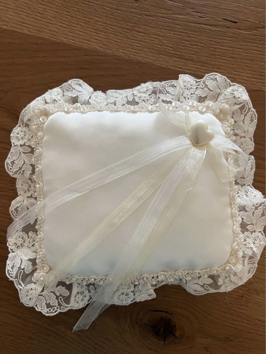 Kissen: Romantisches Ringkissen Hochzeit Spitze Perlen – Gebraucht aus Luzern von suhamadlun 2