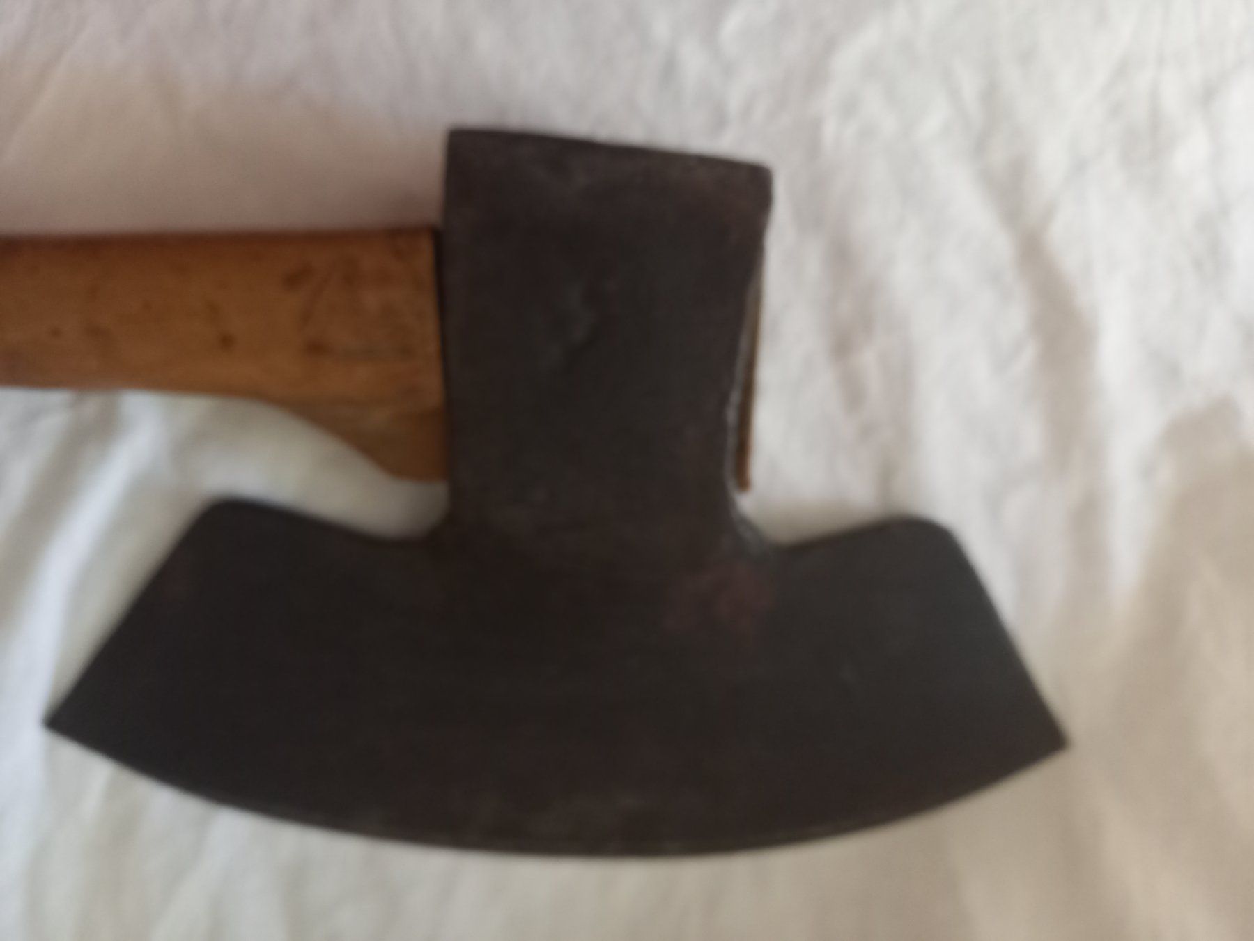 Tutti gli attrezzi: Doloire, hache ancienne de charpentier – Usato da Rossens FR venduto da Souris1 4