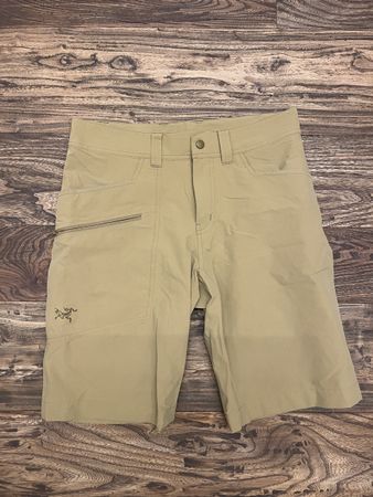 Arc'teryx Shorts Herren beige Grösse 30 guter Zustand