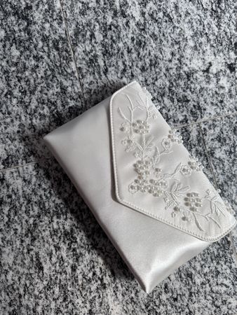 Brauttasche Clutch weiss bestickt mit Perlen Zustand neu