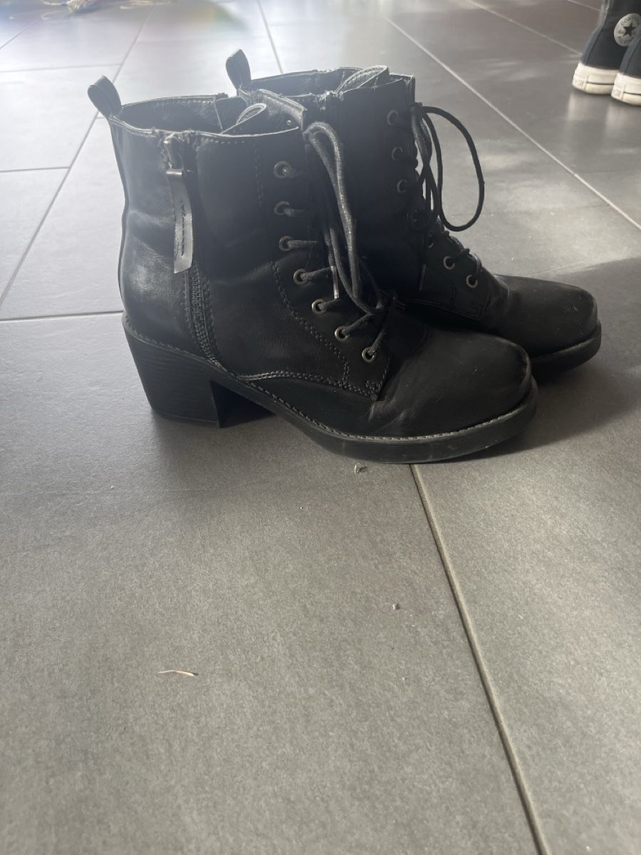 Scarpe da donna: Jenny Fairy Boots, Schwarz, Gr.39 – Usato da Fulenbach venduto da F8 1
