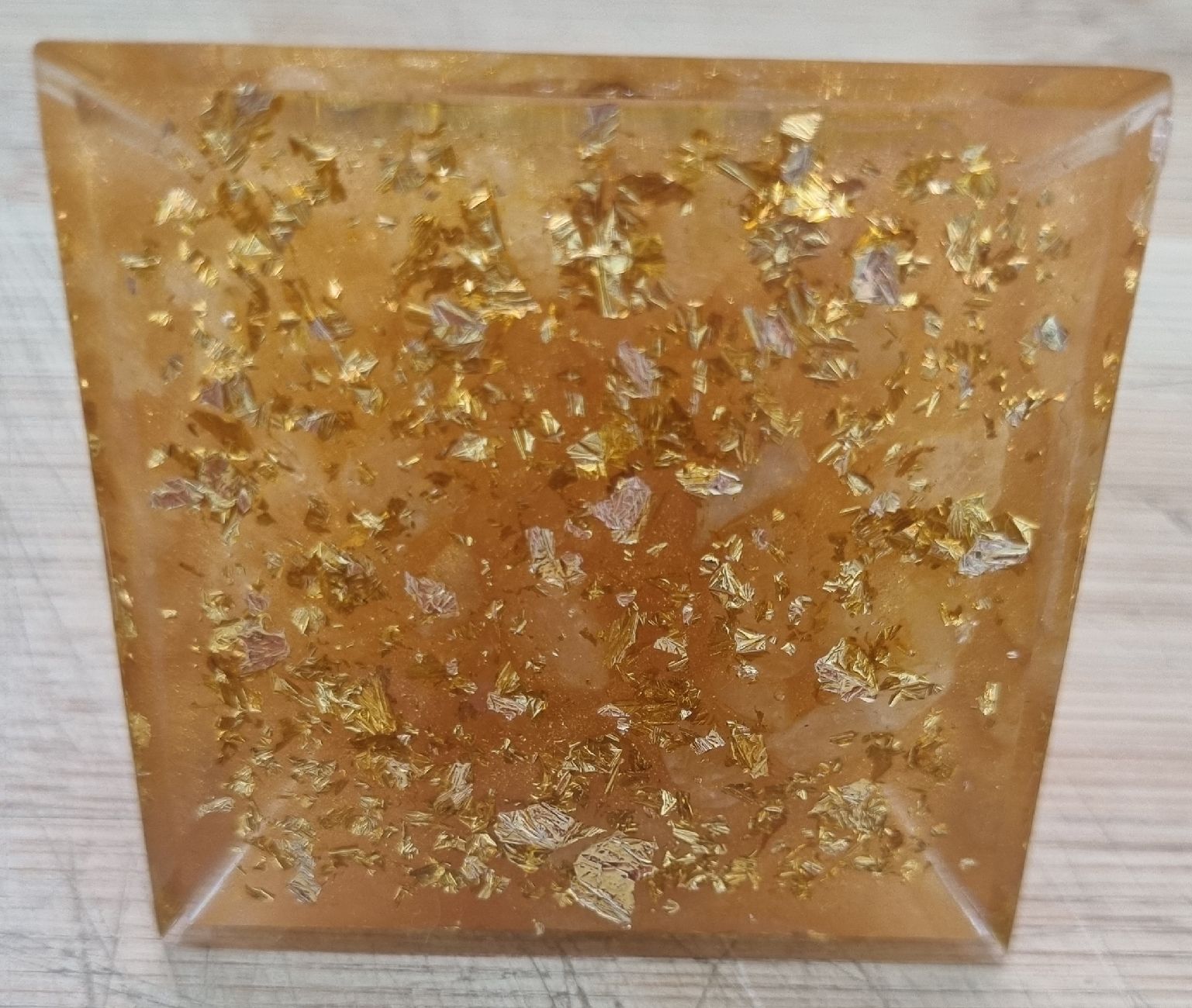 Minerali & Pietre curative: Orgonite Pyramide dorée, protection et chance – Nuovo (secondo la descrizione) da Grand-Lancy venduto da Evelyne010 4