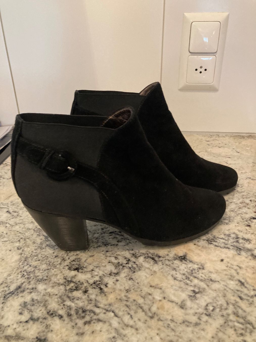 Scarpe da donna: Wildleder Stiefelette – Usato da Lufingen venduto da Montreux 5