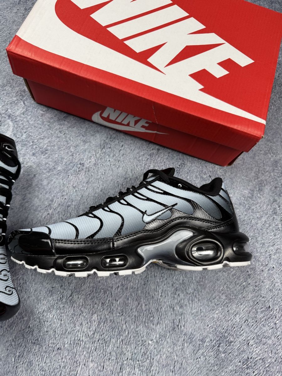 Nike Scarpe da uomo: Nike TN Air Max Plus Schuhe Schwarz Grau – Nuovo (secondo la descrizione) da Luzern venduto da 041Vintage 1
