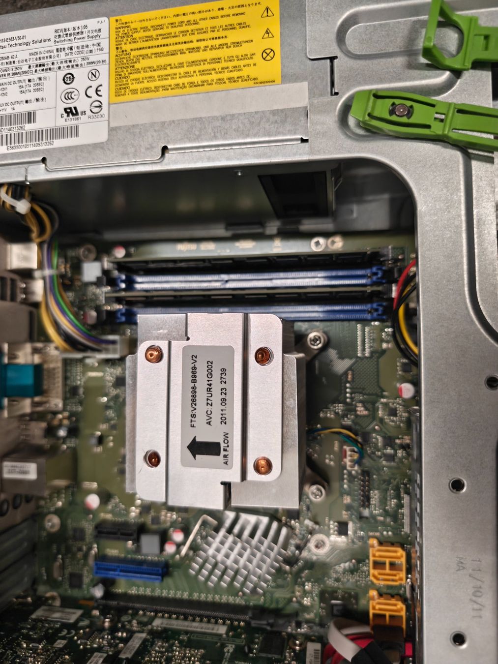 Fujitsu Serveurs: Fujitsu Primergy MX130 S2 / Server-Hardware – D'occasion à Sargans par NewLifeForGPUs 2