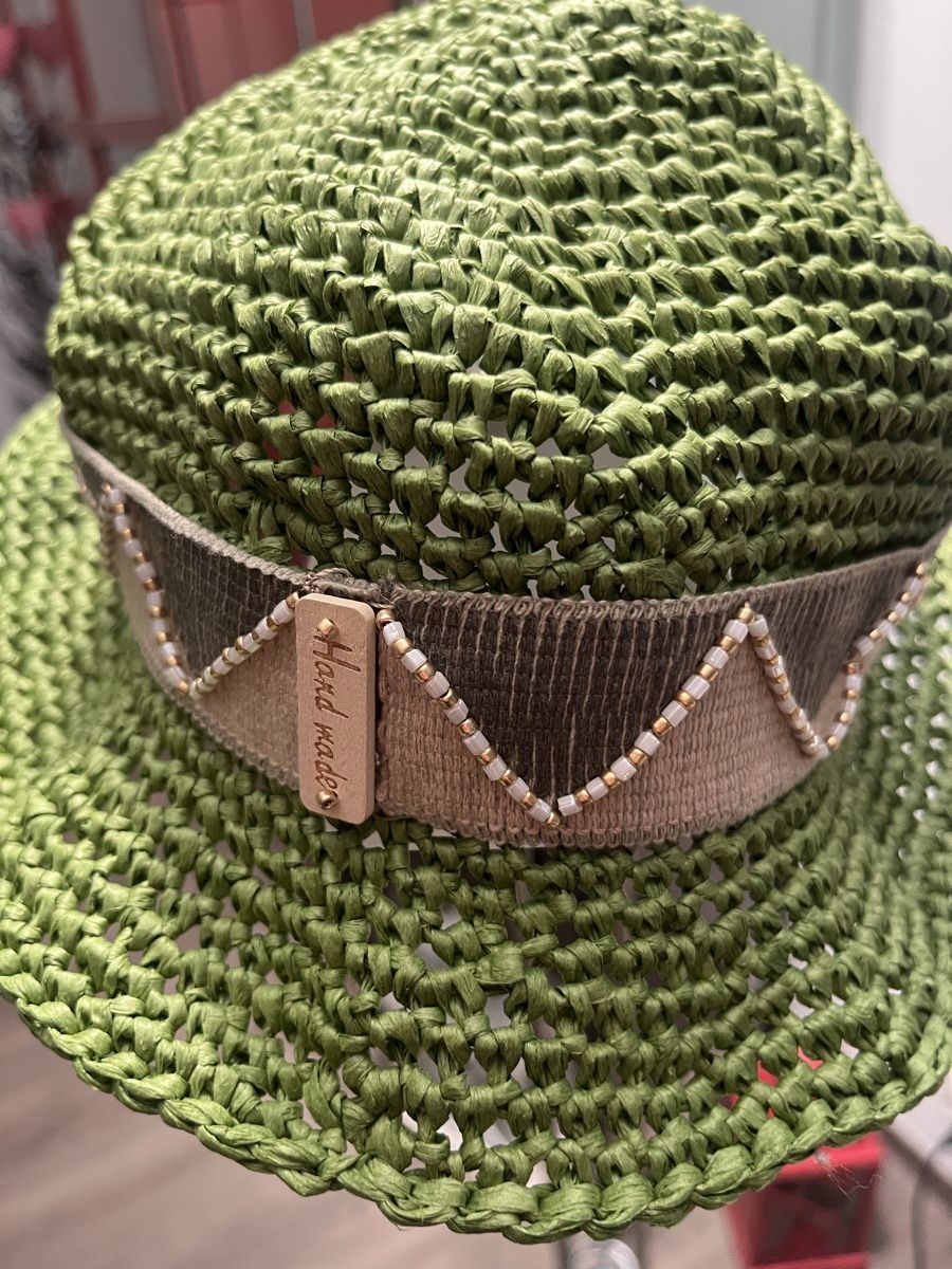 Copricapi, berretti & cappellini: Cappello fatto a mano con rafia – Nuovo (secondo la descrizione) da Davesco-Soragno venduto da paperoga 3