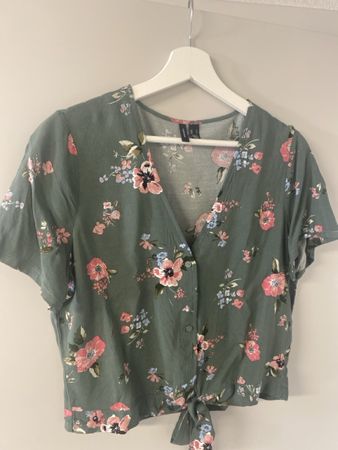 Bluse kurz Vero Moda Gr.L grün mit Blumen