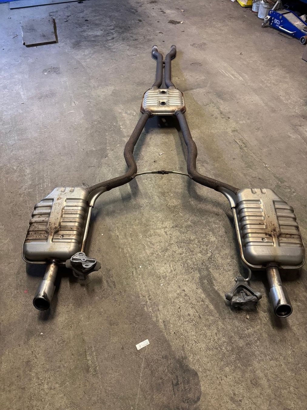 Audi Auspuffanlagen: Audi A4 B6 Avant 3.0 Quattro Auspuff – Gebraucht aus Wetzikon von Noni90 4