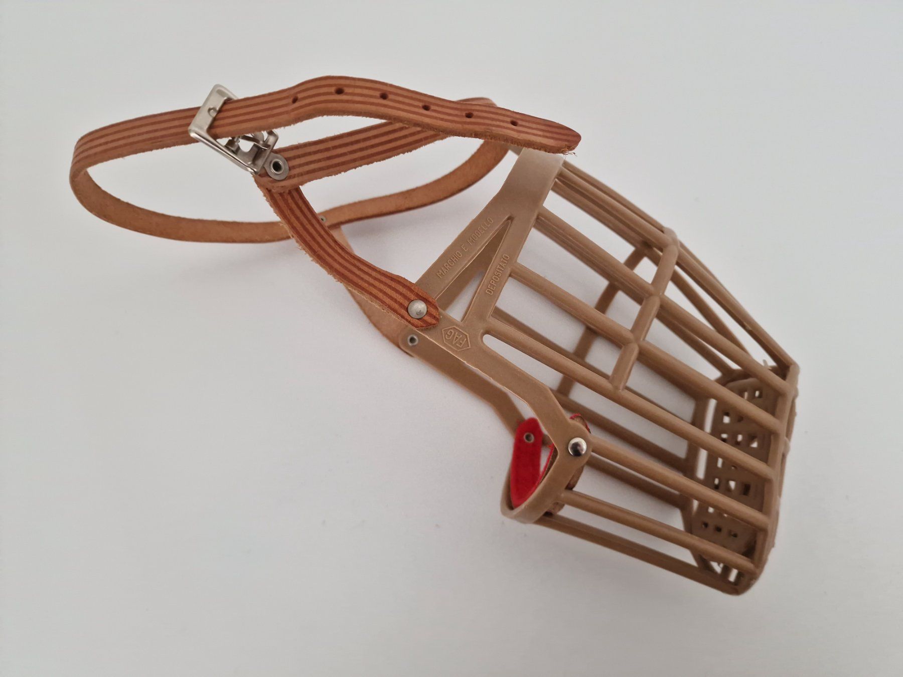 Leine & Halsband: Maulkorb für grossen Hund – Gebraucht aus Hallau von CHACLA