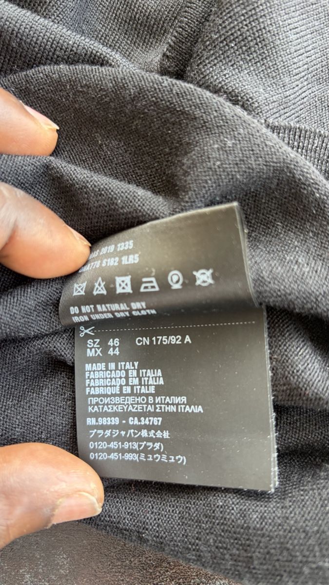 Prada Maglioni & Felpe: Prada Pullover Schwarz V-Neck Herren Luxus Designer Gr. 46 – Usato da Zürich venduto da mat_bcg2 3