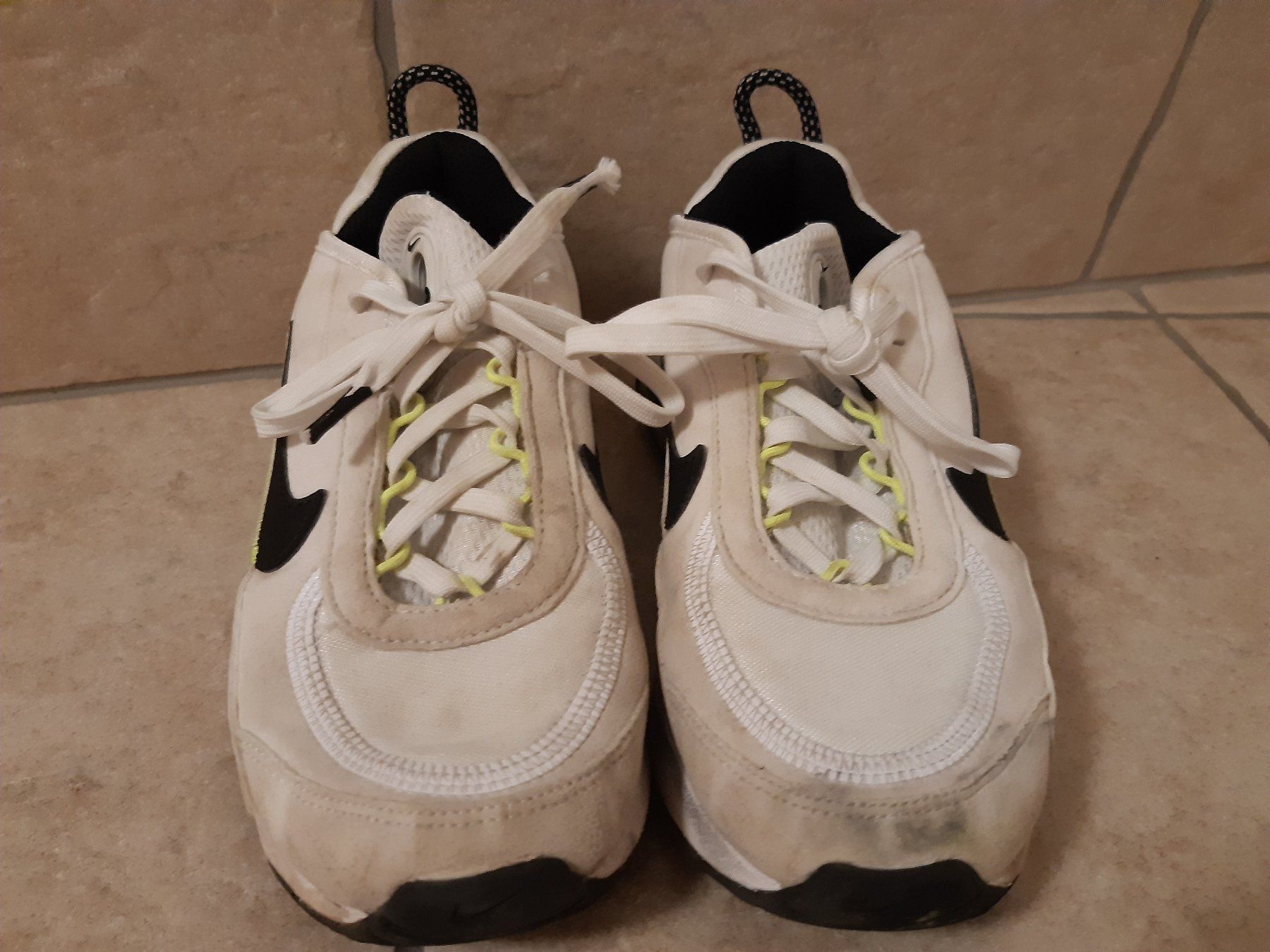 Nike Scarpe per ragazzi: Kinder-Turn-/Freizeitschuhe Nike_Air Max_Gr.35.5_weiss – Usato da Niederweningen venduto da schlossgeist8158 2