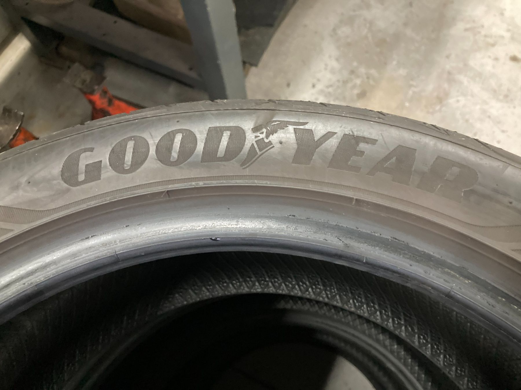 Goodyear Pneus & Kompletträder: 225/45R17 Sommerpneu Good Year – Gebraucht aus Cham von WB2223 1