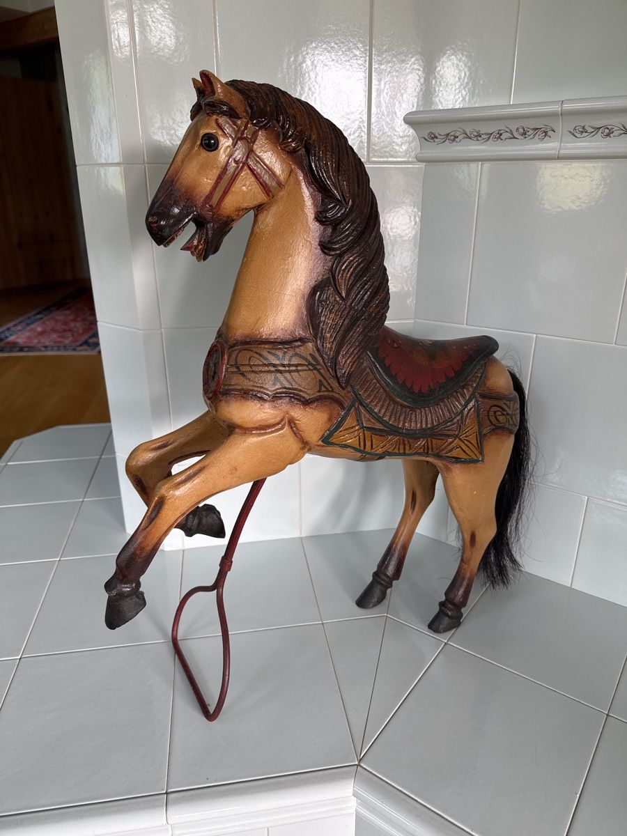 Tutte le decorazioni: Karussellpferd – Usato da Winterthur venduto da inf_h528 3
