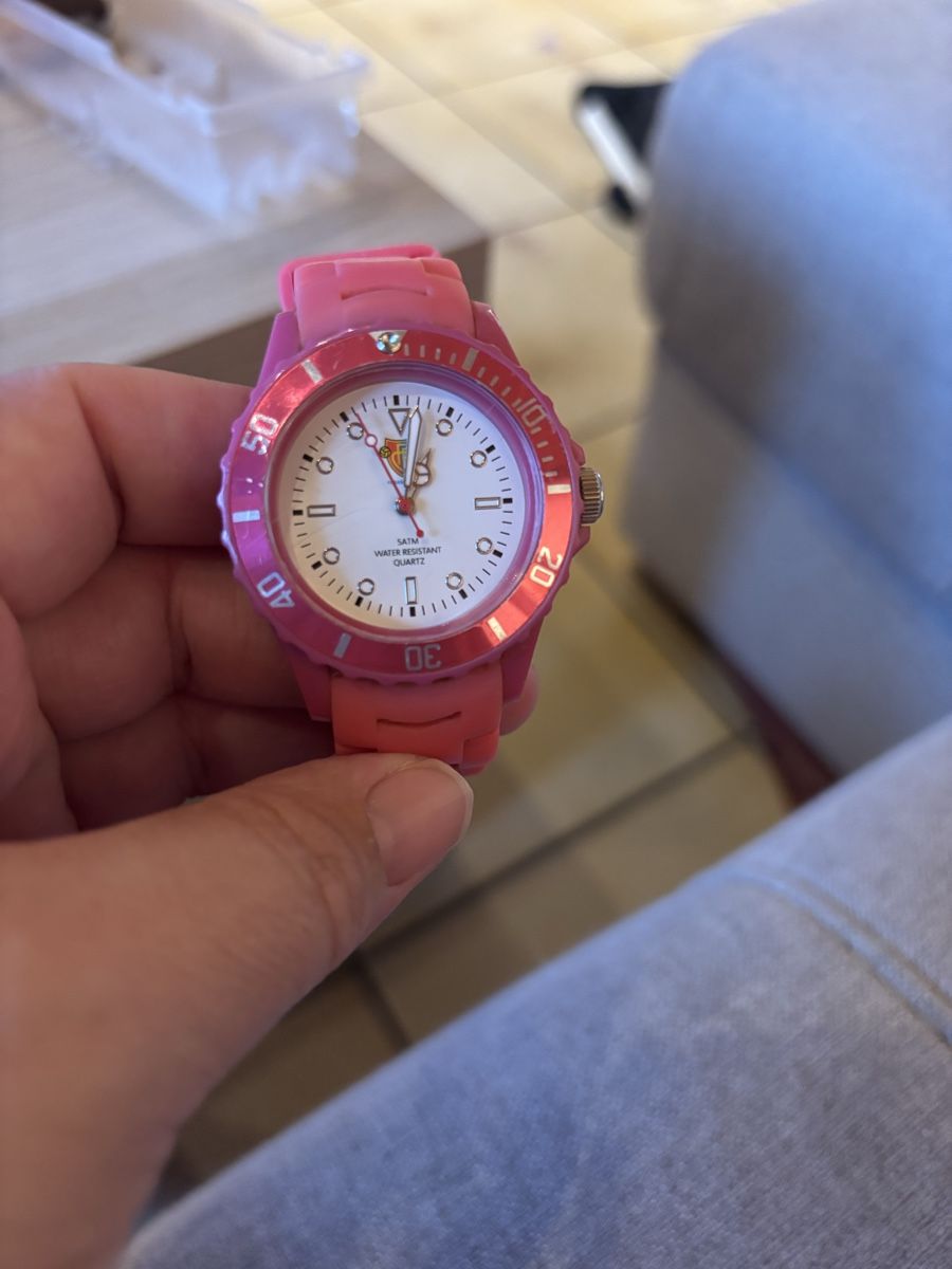 Uhren: Armbanduhr pink analog – Gebraucht aus Siebnen von neb_tt6h