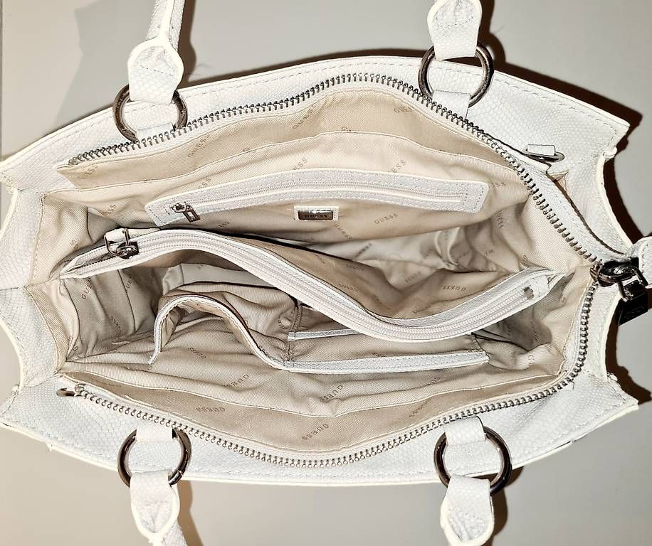 Borse da donna: Guess Tasche – Usato da Gwatt (Thun) venduto da fanta20 4