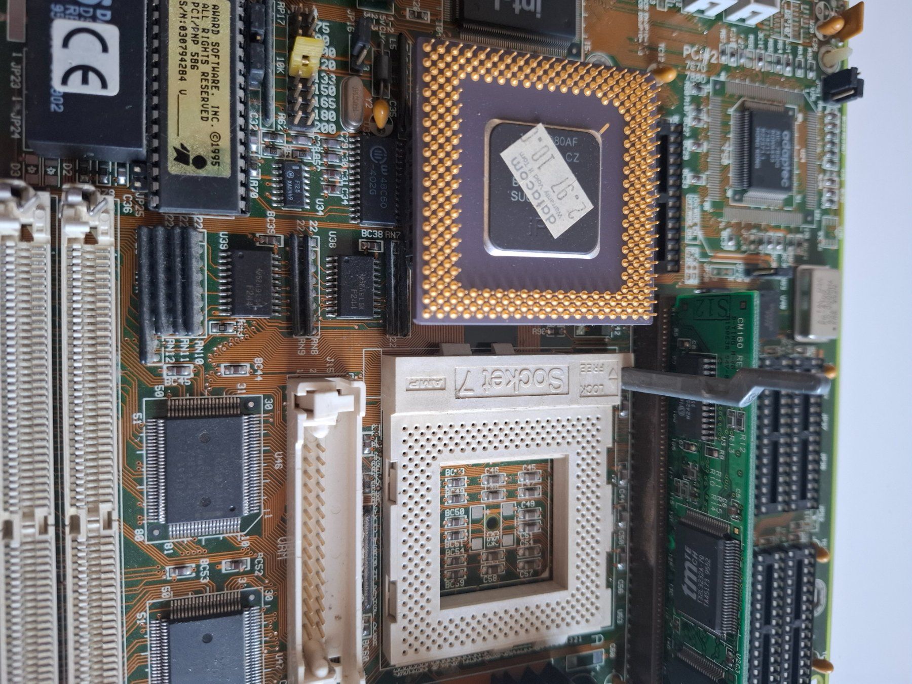 Cartes mère: Vintage Mainboard Socket 7 Iwill P54TS Rev 1.1 + Pentium – D'occasion à Schaffhausen par R_Muzh 5
