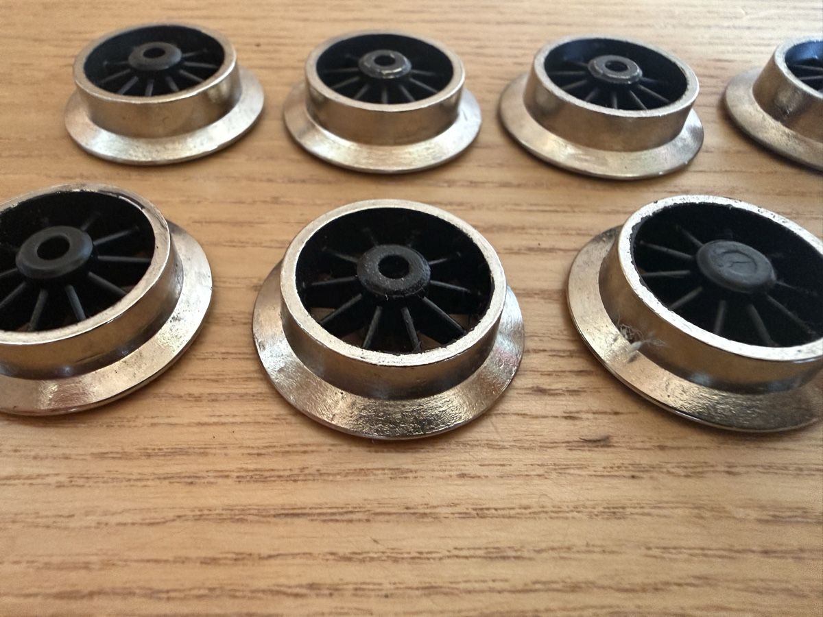 Modelleisenbahnen: 8 Spur 0 Speichenräder Lauffläche 21.8 mm – Gebraucht aus Amden von vipernatter 2