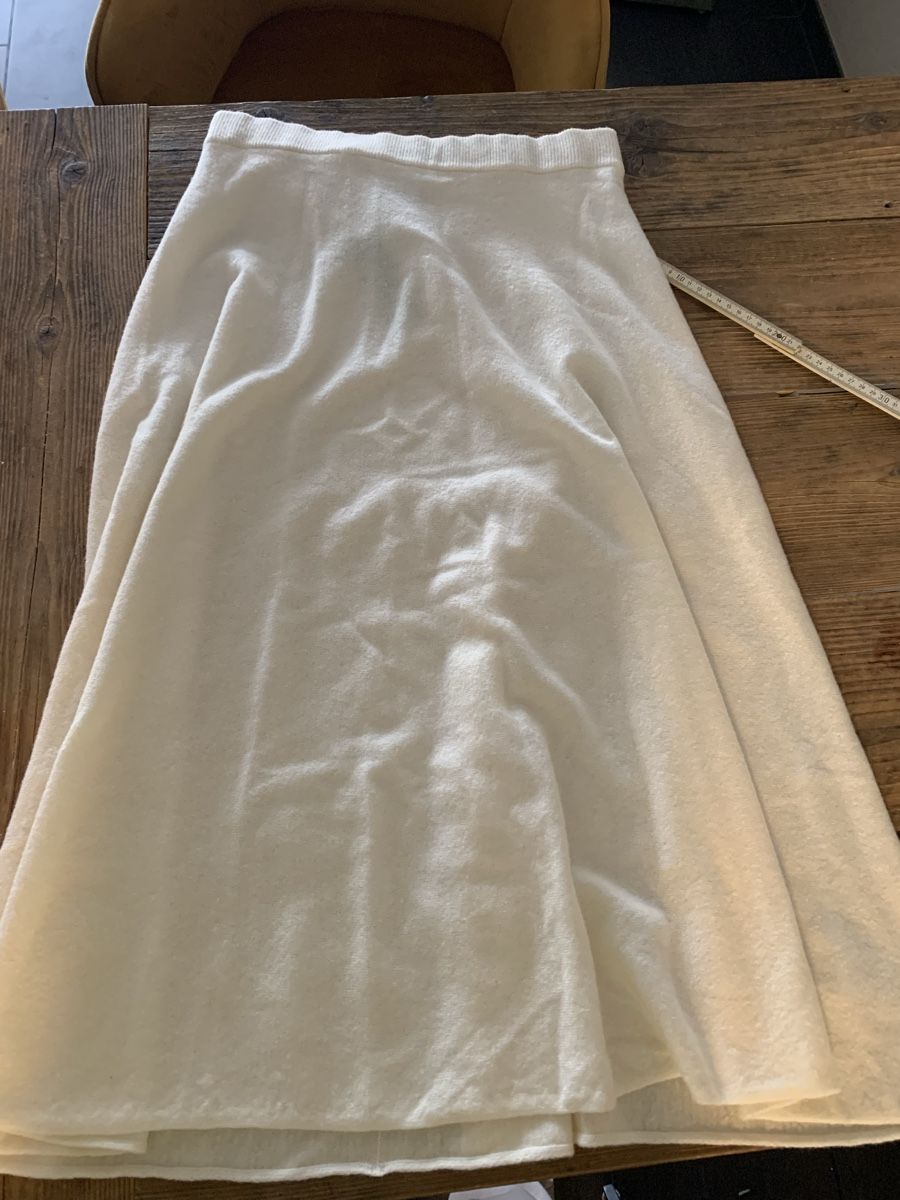 Benetton Gonne: Benetton Jupe beige – Usato da Steffisburg venduto da nexx 4