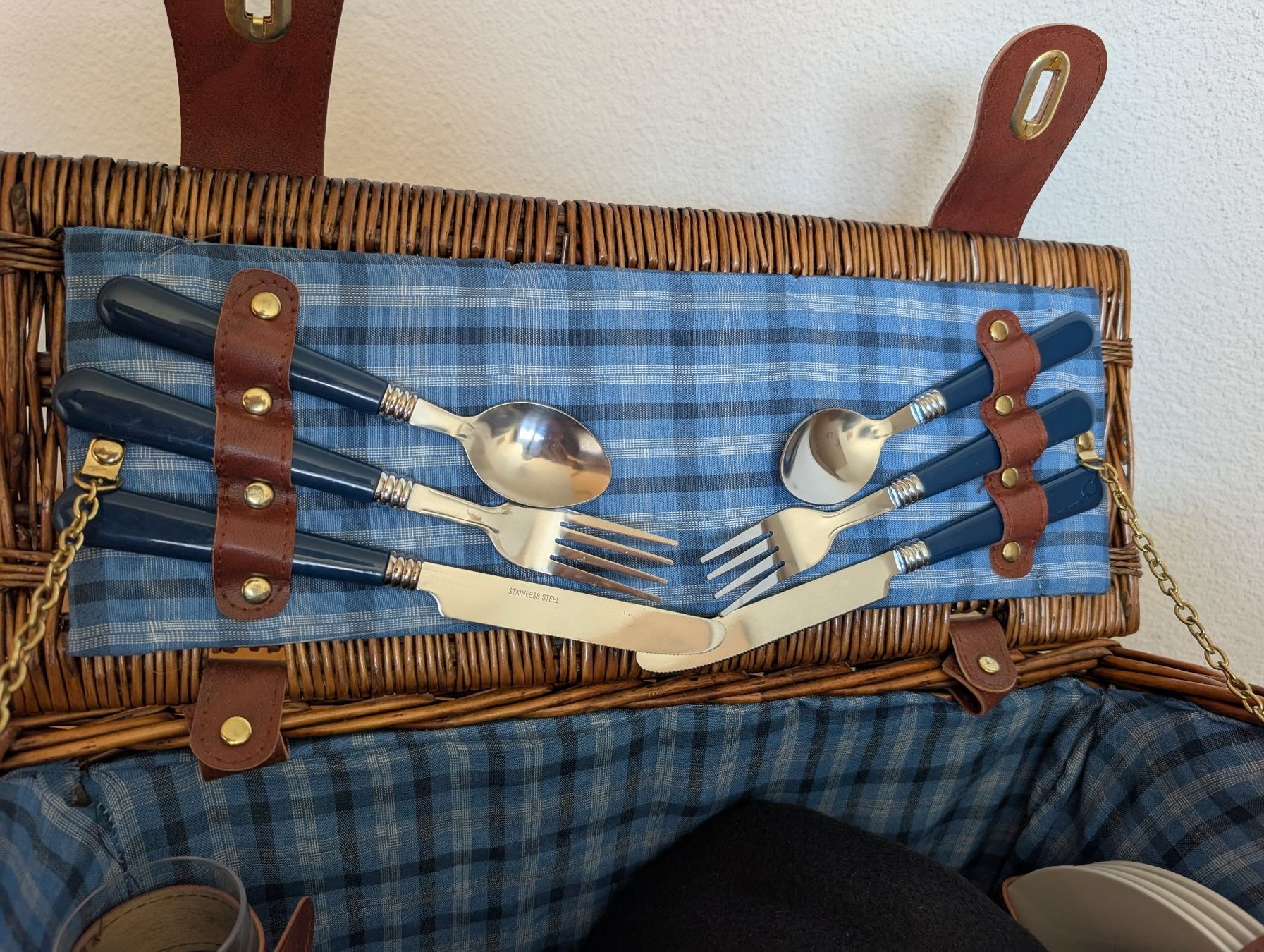 Autres articles pour la maison: Holz Picknick Korb – D'occasion à Unterengstringen par pal_8p2b 1