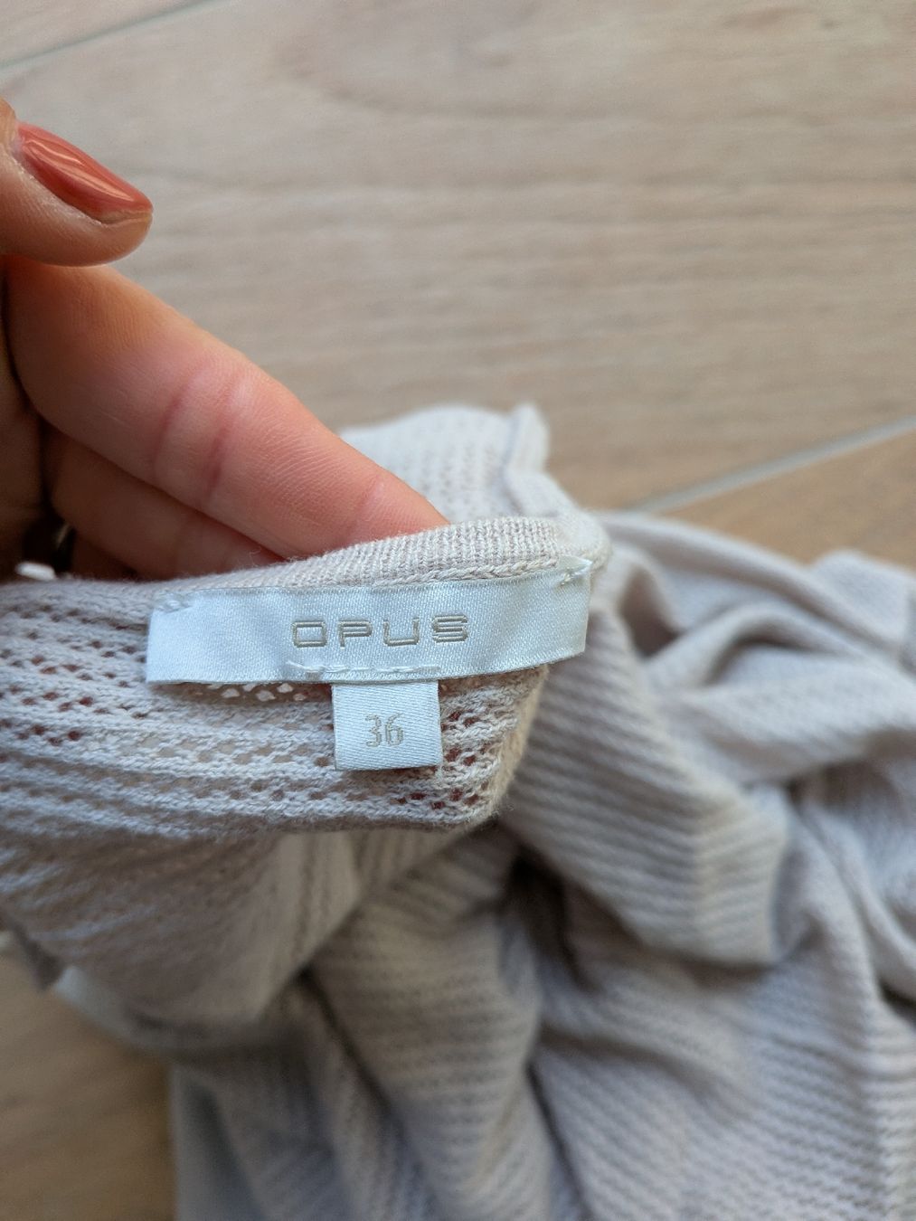 Opus Maglioni & Felpe: Opus Strick Top beige Grösse 36 – Usato da Eschenbach SG venduto da SanFranciscoCalifornia 2