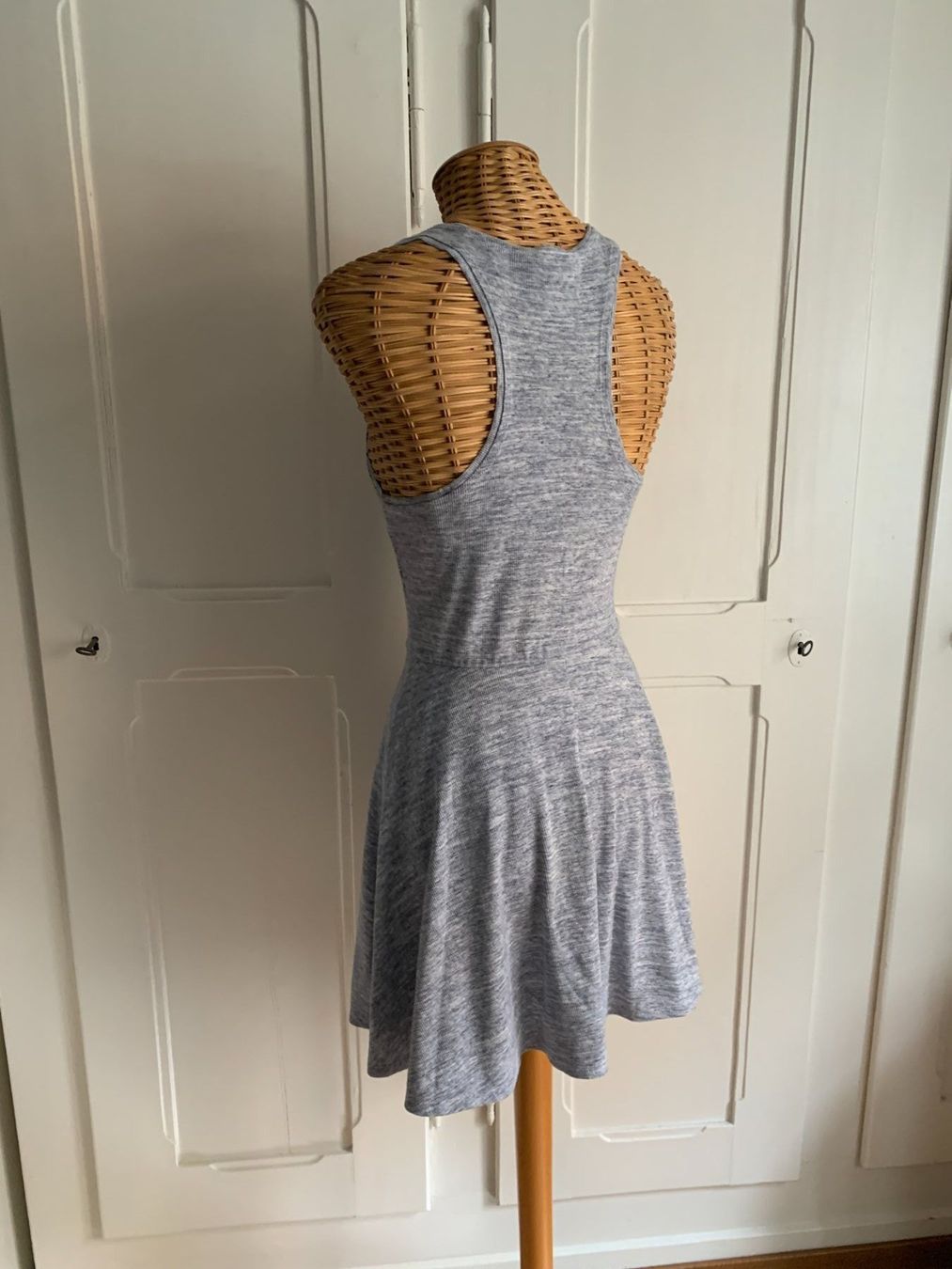 Robes: FOREVER 21 - Kleid hellblau-weiss M – D'occasion à Zürich par Diazaio 2