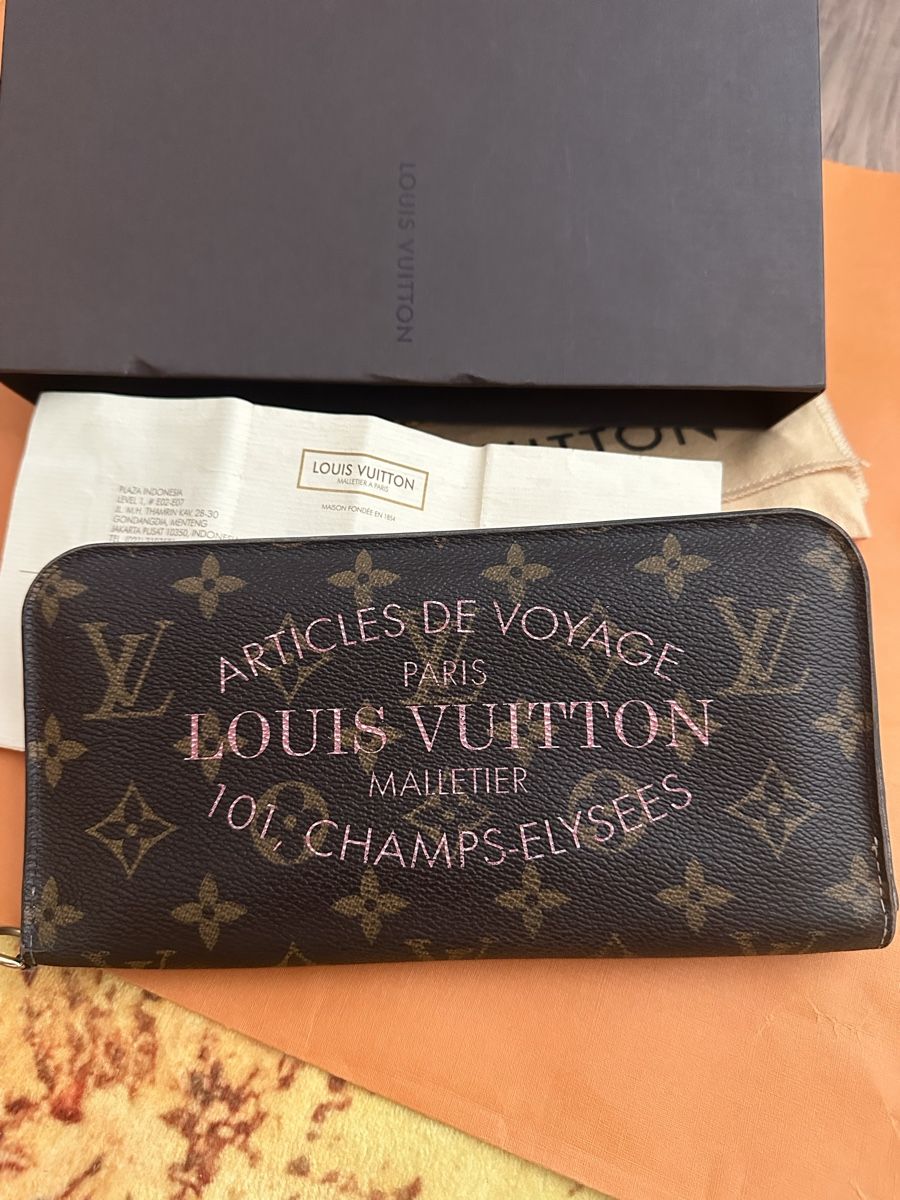 Louis Vuitton Portemonnaies: LV Insolite IKAT Indian Rose – D'occasion à Heimberg par Sabe_Frau 1