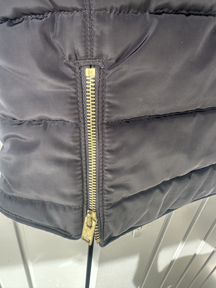 H&M Gilets & Westen: Daunengilet  – Gebraucht aus Zürich von renba1 5