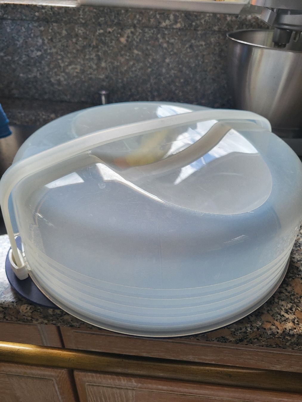 Tupperware Recipients et similaires: Tupperware Torten Transport – D'occasion à Mitlödi par kalule