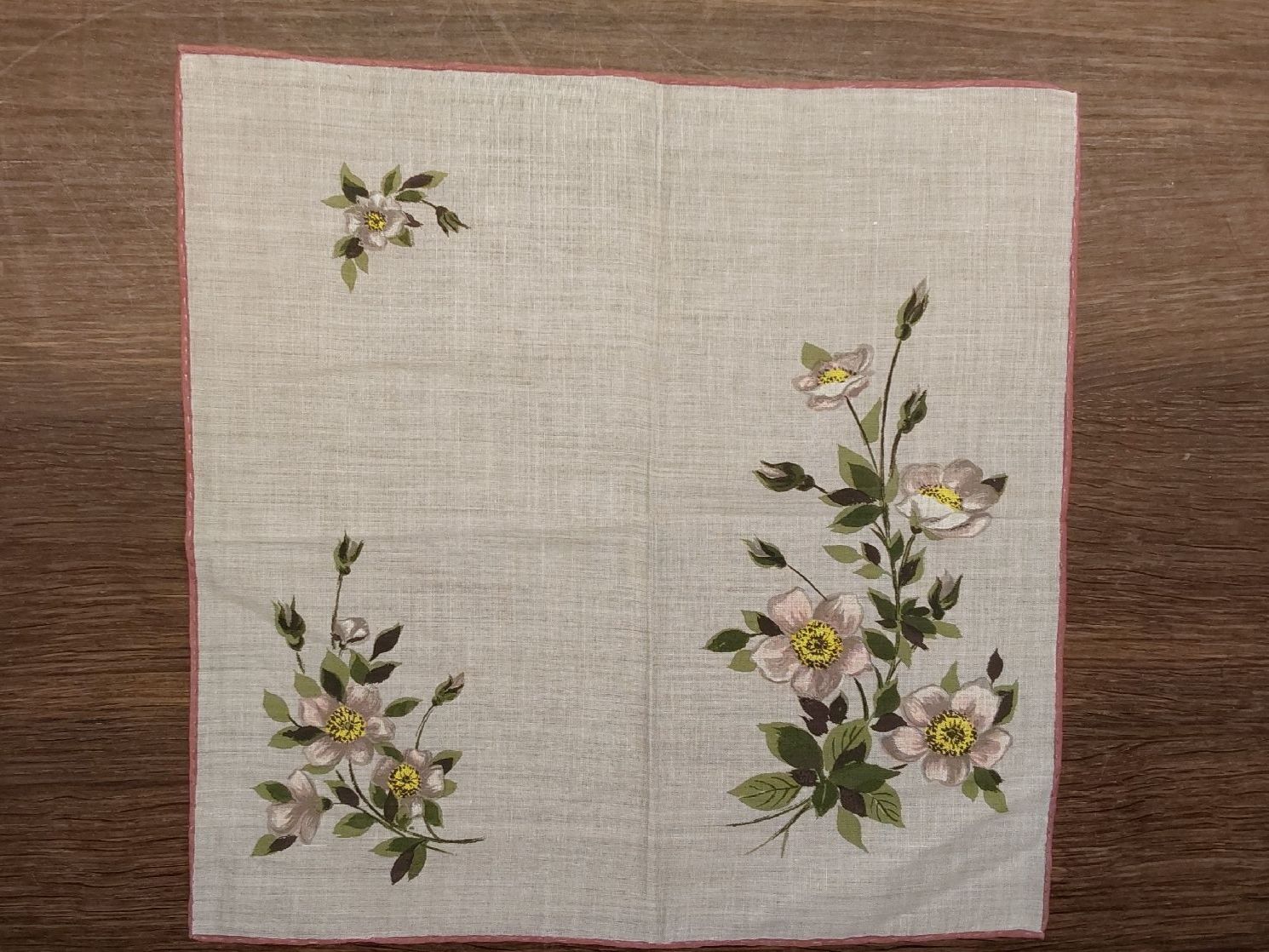 Autres vêtements & accessoires: Taschentuch Motiv Blumen – Neuf avec emballage d'origine à Köniz par scopello12