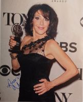 Andrea Martin Autogramm signiert Foto 20x25cm