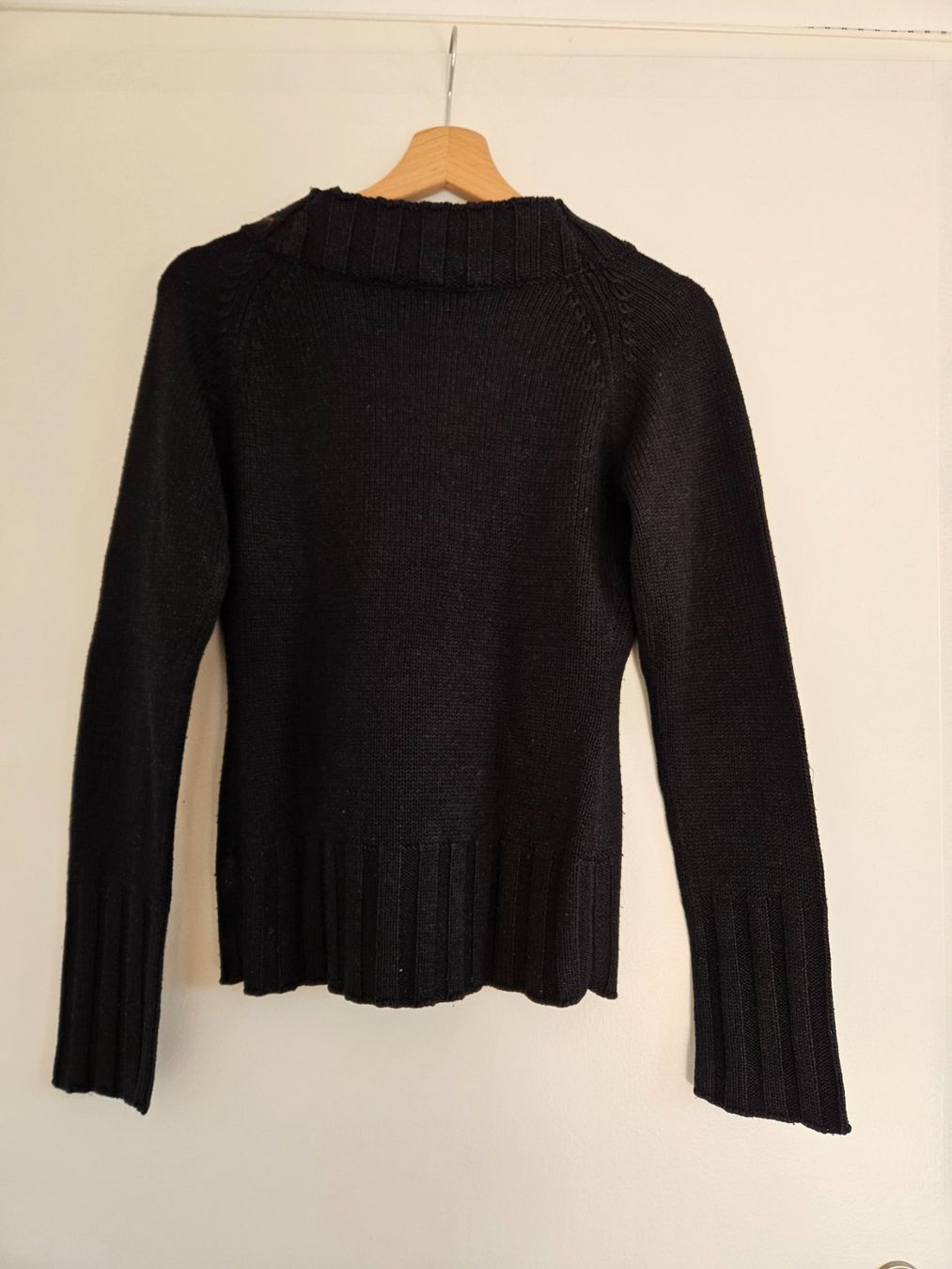 Maglioni & Felpe: Strickpullover mit wunderschönem Ausschnitt Gr.34 schwarz – Usato da Schaffhausen venduto da sabrina915 2