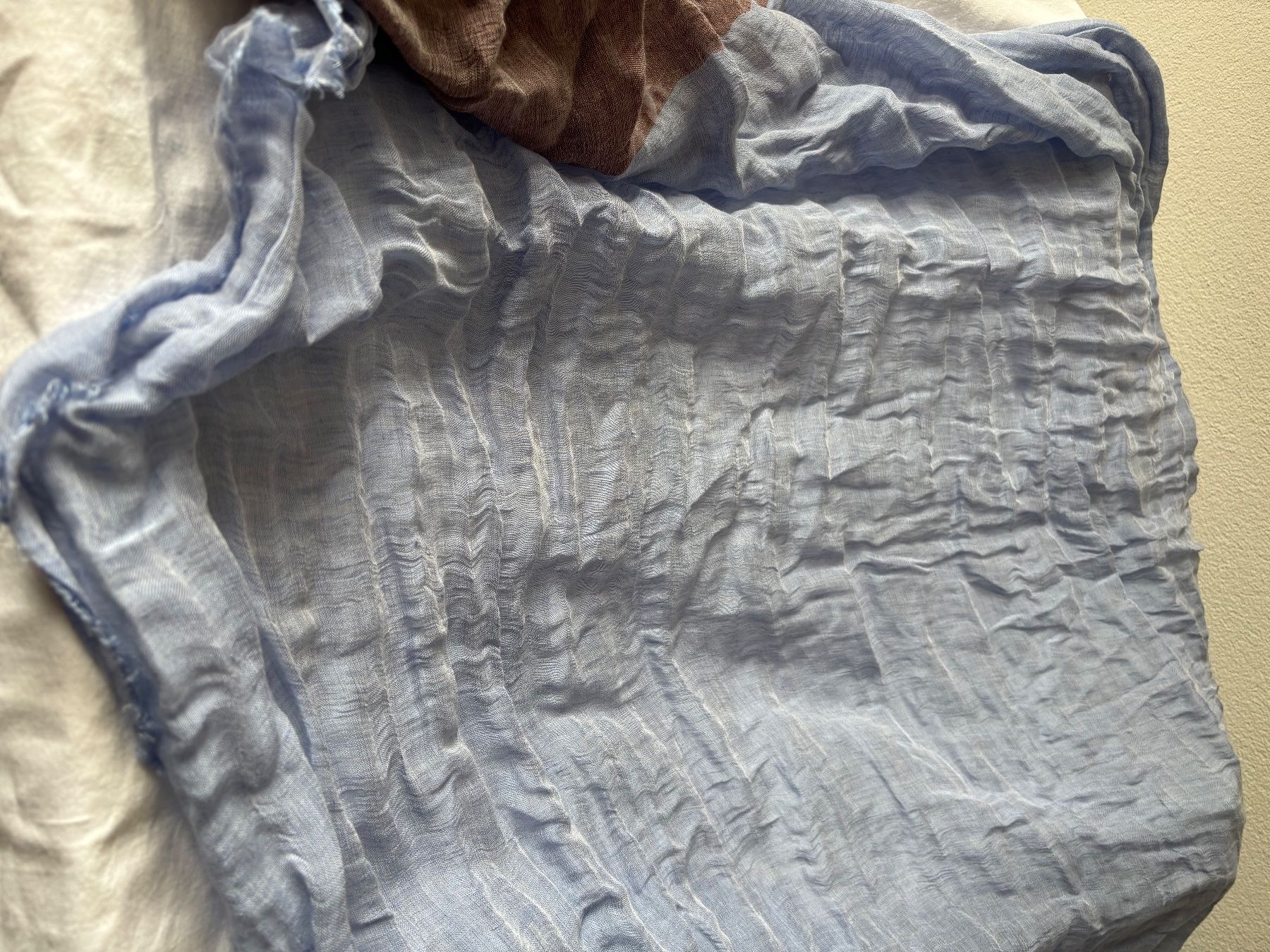 Foulard & Sciarpe: Grosser Schal von Esprit – Nuovo e nell'imballaggio originale da Wald AR venduto da bertli00 1