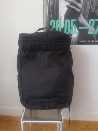 Oakley Enhance Lt Boxpack Backpack Rucksack Laptopfach 40L