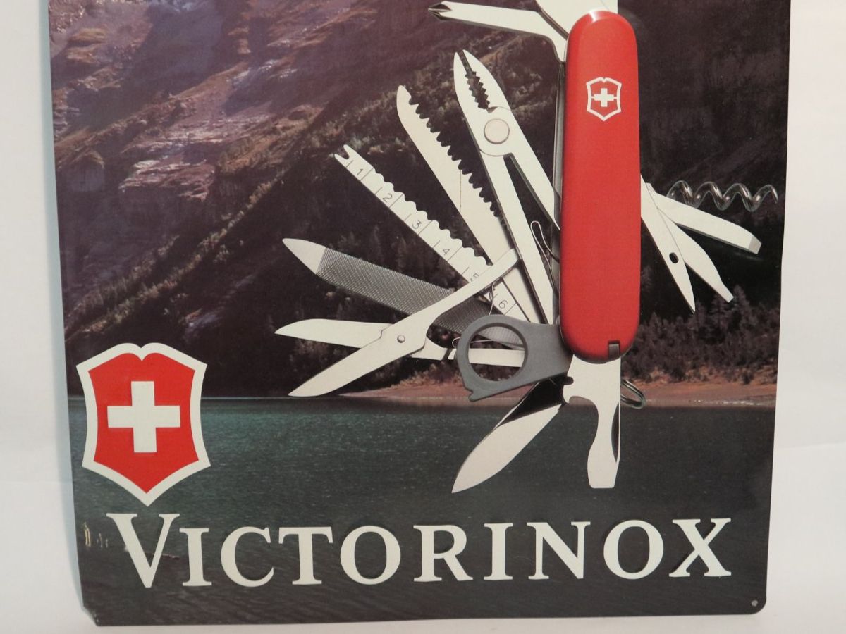 Victorinox Schilder: Grosses Victorinox Blechschild 60cm x 40cm – Gebraucht aus Eschenbach SG von Astalavista 2