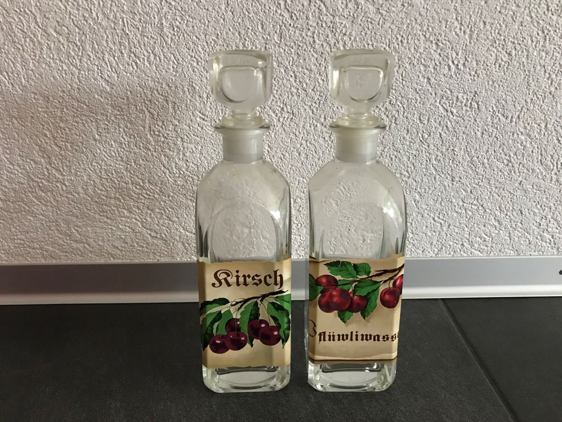 Altro: 2 Schnaps Flaschen – Usato da Zuzwil BE venduto da feluna3