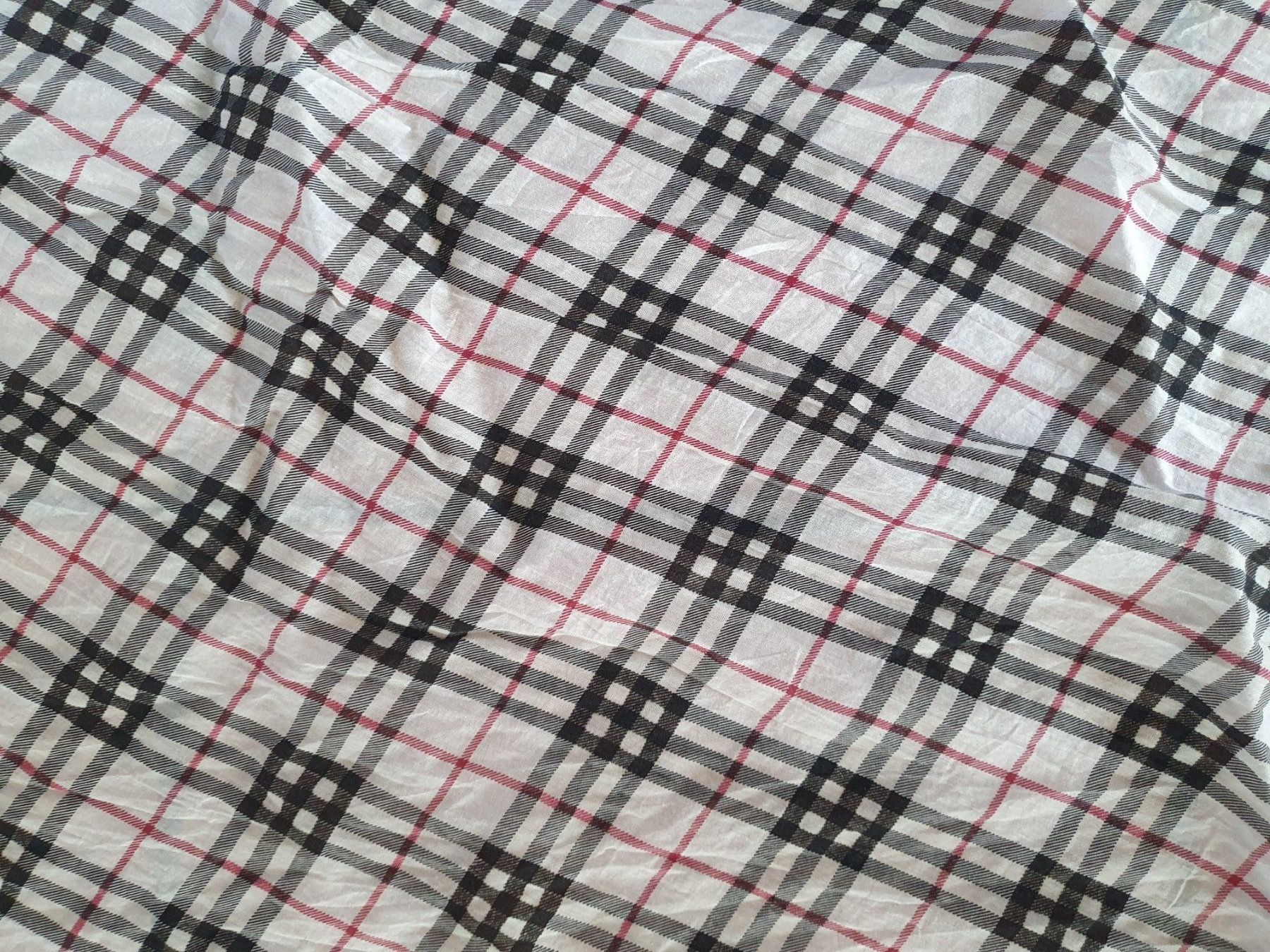 Foulard & Sciarpe: Schal schwarz rot weiss kariert – Usato da Brüttisellen venduto da Kluba 3
