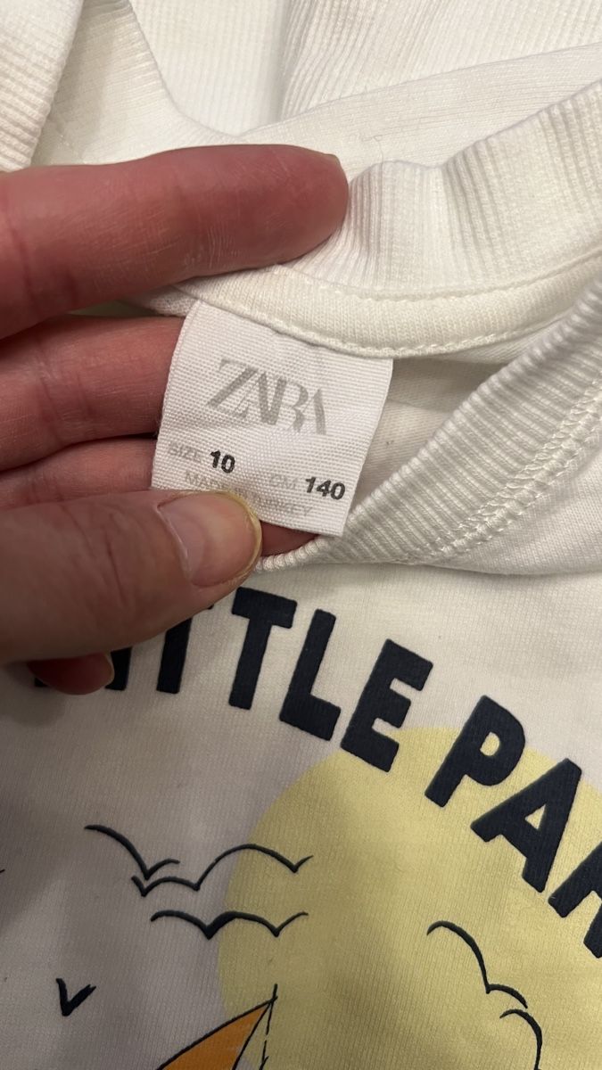 Zara Blusen, T-Shirts & Tops: Zara Shirt Offwhite Gr. 140 – Neu (gemäss Beschreibung) aus Tagelswangen von Bomu 1