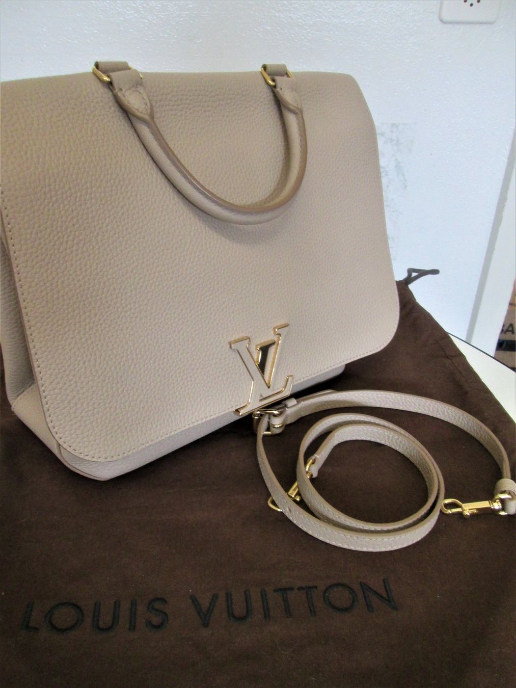 Louis Vuitton Taschen für Damen: Louis Vuitton Tasche Volta neu – Neu (gemäss Beschreibung) aus Sementina von babucia