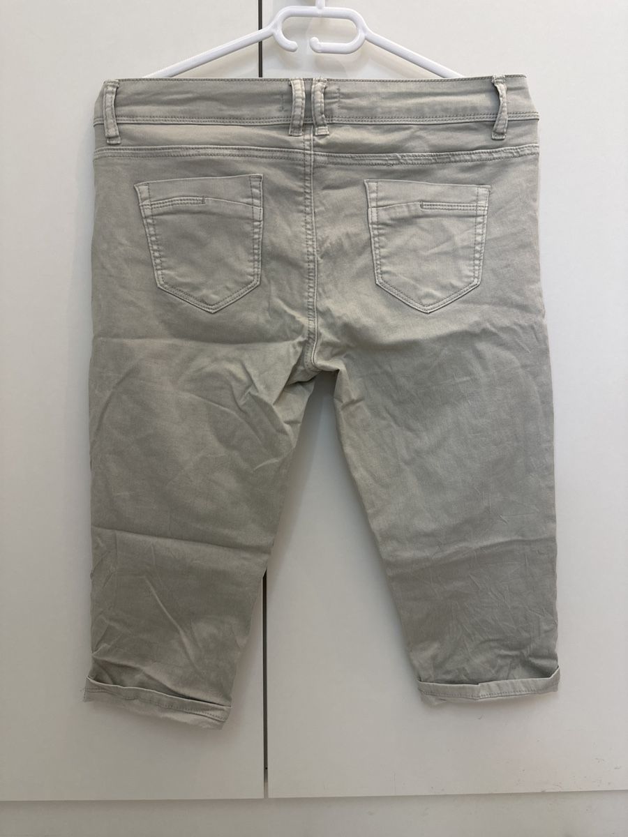 Pantaloni: Beige Capri Hose Gr. M – Usato da Buus venduto da 2019dp 1