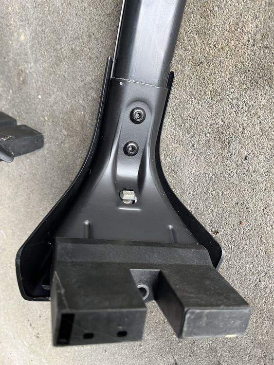 Produktbild von RIDIGO Stahl Dachträger Für Peugeot 5008 1 I 5-Tür (Befestigung Mit Gewindelöchern) 2009-2016